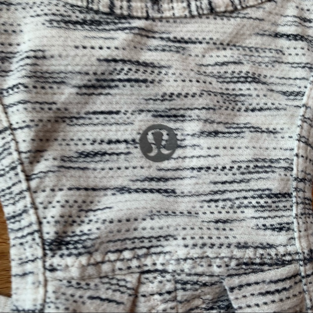 Lululemon tank top - Picture 4 of 4